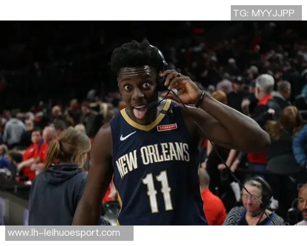 大洛专注卡位技巧努力为队友创造更好抢板机会 大洛专注卡位技巧努力为队友创造更好抢板机会